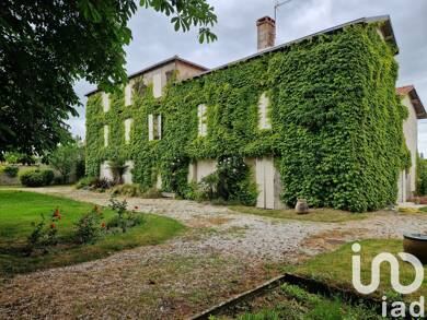 Maison à vendre 430 000 € 12 pièces 9 chambres 567 m² 3 852 m² de terrain Frontenay-Rohan-Rohan 79270