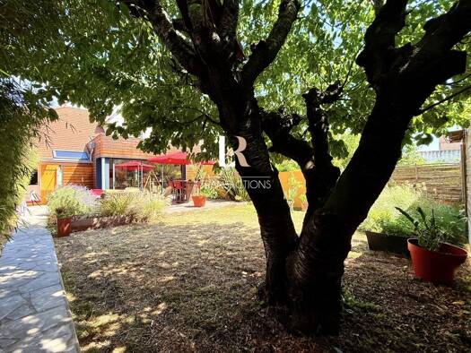 Maison à vendre 1 144 000 € 7 pièces 4 chambres 171 m² 374 m² de terrain La Rochelle 17000