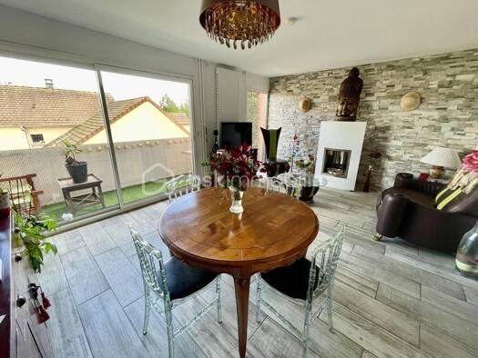 Duplex à vendre 215 000 € 4 pièces 3 chambres 80 m² RDC/2 Centre Melun 77000