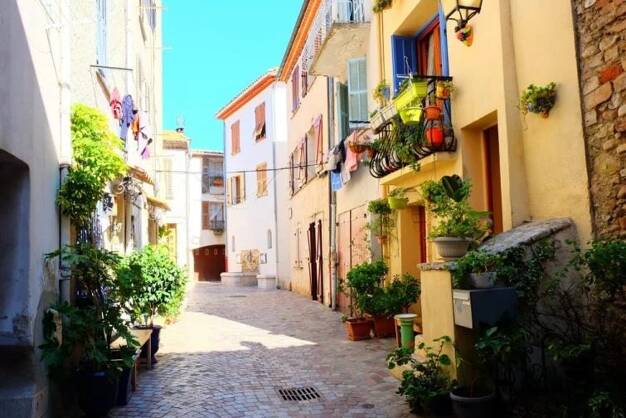 Appartement à vendre 145 000 € 2 pièces 1 chambre 30 m² 2ème étage Centre Ville Saint-Laurent-du-Var 06700