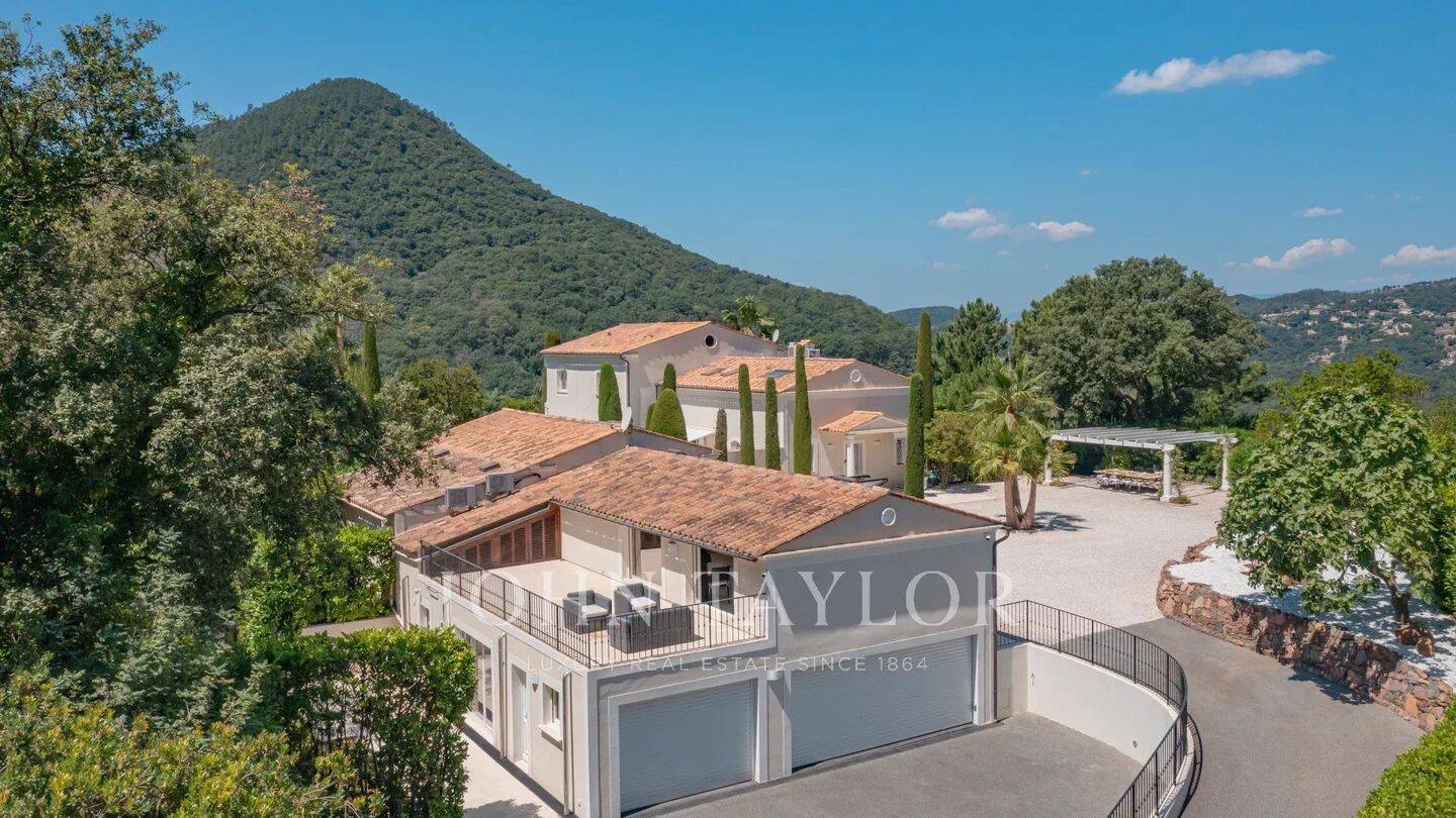 Maison à vendre, 455m², LES ADRETS DE L'ESTEREL