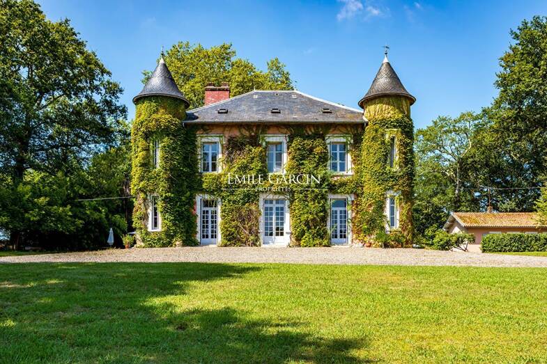 Maison à vendre 1 995 000 € 15 pièces 8 chambres 450 m² 16 901 m² de terrain Bayonne 64100