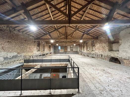 Immeuble à vendre 179 000 € 400 m² Beaumont-les-Valence 26760