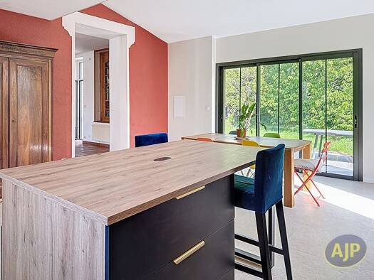 Maison de plain-pied à vendre 315 000 € 6 pièces 3 chambres 171,94 m² 996 m² de terrain Saffré 44390