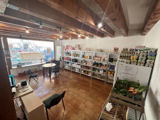 Local commercial à vendre 86 000 € 60 m² de surface de vente La Roquebrussanne 83136
