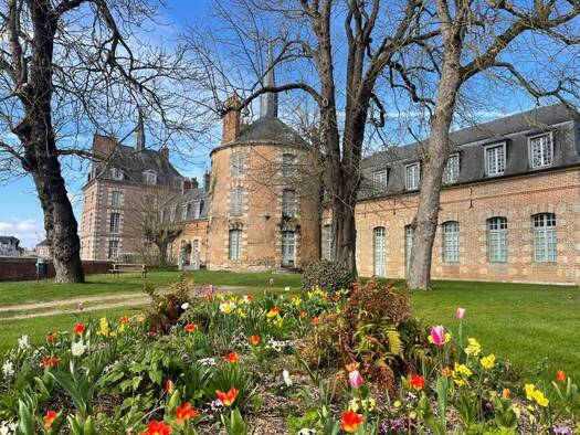 Appartement à vendre 130 000 € 4 pièces 2 chambres 98 m² Étage 2/3 Bellegarde 45270