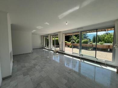Appartement à louer 1 927 € 4 pièces 3 chambres 134 m² RDC/1 Haut Meylan Meylan 38240