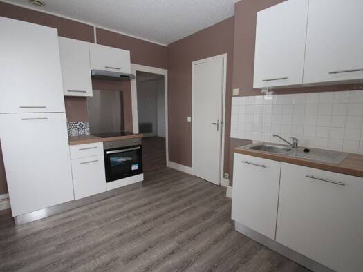 Appartement à louer 450 € 3 pièces 2 chambres 62 m² Étage 1/1 Cercy-la-Tour 58340