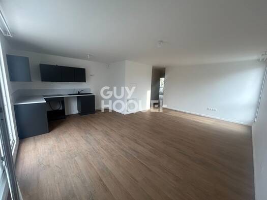 Appartement à louer 1 816 € 4 pièces 3 chambres 100 m² Étage 1/2 Village et Golf Bussy-Saint-Georges 77600