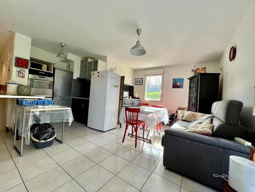 Appartement à louer 695 € 2 pièces 1 chambre 42 m² RDC Vaulx-Milieu 38090