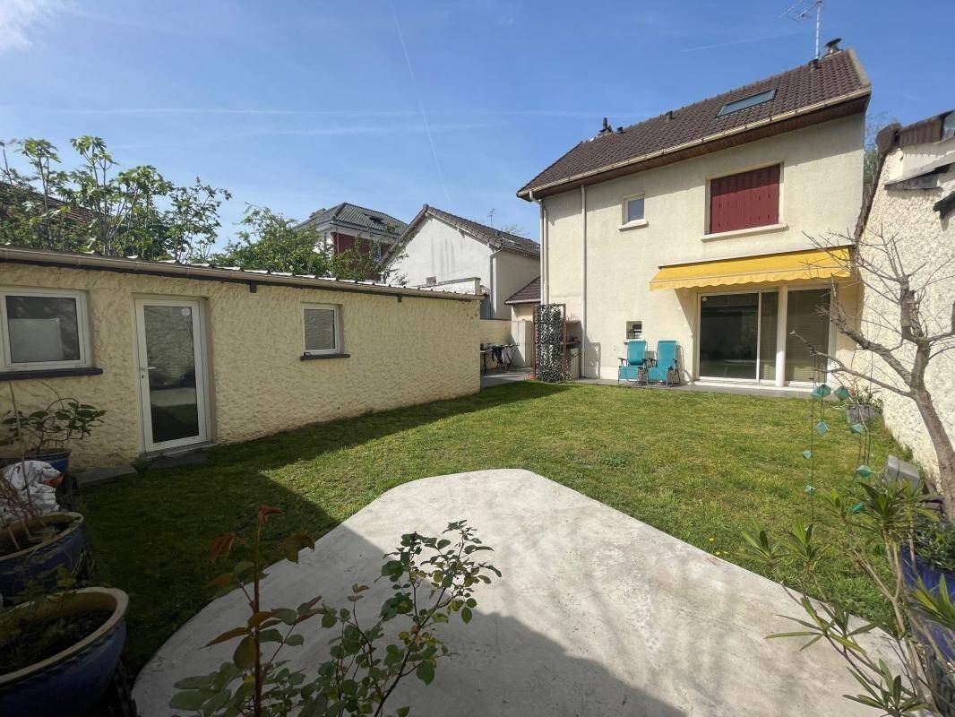 Maison à vendre, 118m², SAINT MAUR DES FOSSES