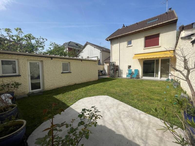 Maison à vendre, 118m², SAINT MAUR DES FOSSES