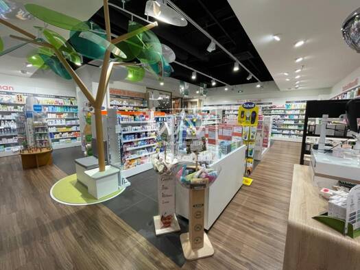 Local commercial à louer 5 740 € 246 m² de surface de vente Sud Est Aire-sur-la-Lys 62120