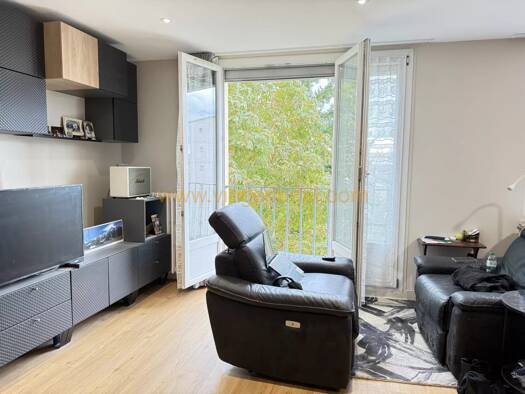 Appartement en viager occupé Bouquet 47 500 € 3 pièces 2 chambres 64,1 m² Étage 3/8 États-Unis Lyon 8ème 69008