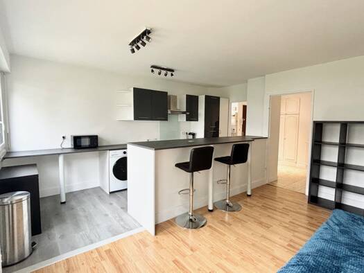 Appartement à louer 1 300 € 4 pièces 3 chambres 77 m² Étage 1/4 La Roche Villebon-sur-Yvette 91140