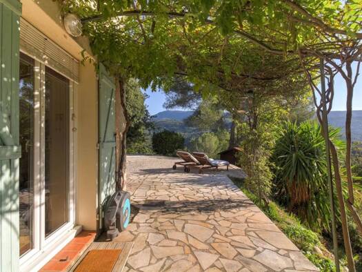 Maison à vendre 525 000 € 5 pièces 4 chambres 130 m² 1 503 m² de terrain La Roquette-sur-Var 06670