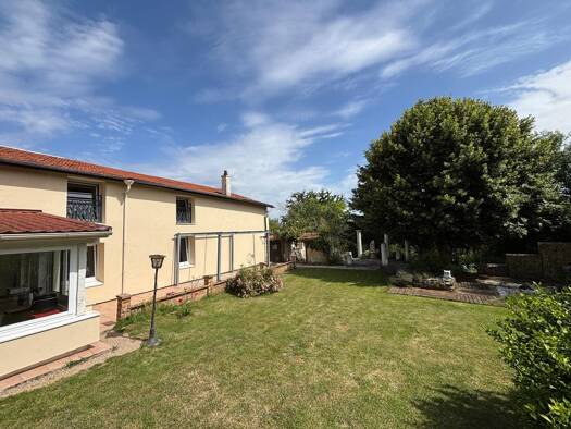Maison à vendre 110 000 € 4 pièces 2 chambres 105 m² 1 200 m² de terrain Vouziers 08400
