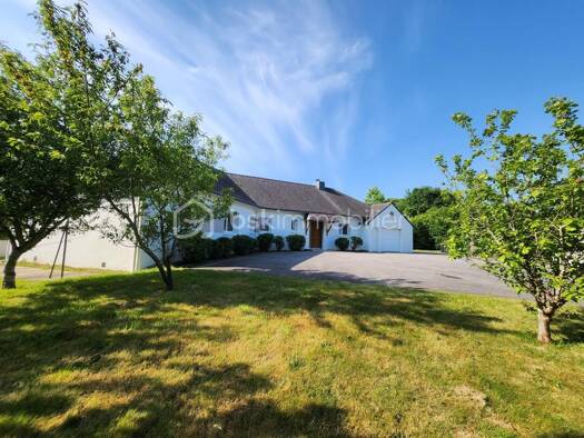 Maison de plain-pied à vendre 495 000 € 7 pièces 3 chambres 155 m² 1 828 m² de terrain Brech 56400