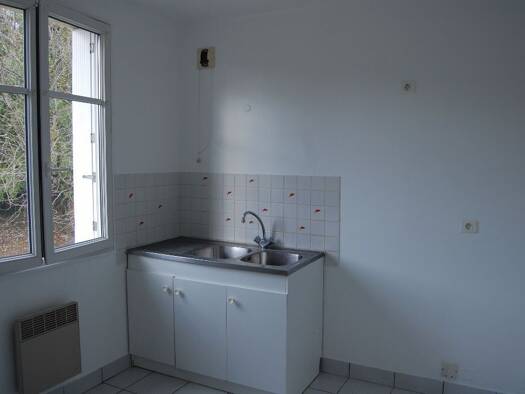 Appartement à louer 418 € 3 pièces 2 chambres 59,8 m² Étage 2/1 Saint-Satur 18300