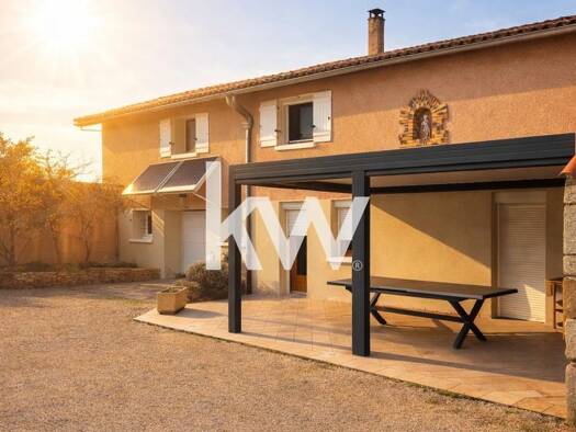 Maison à vendre 390 000 € 5 pièces 4 chambres 259,9 m² 4 000 m² de terrain Feurs 42110