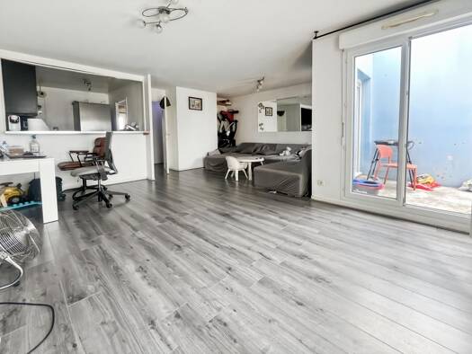 Appartement à vendre 210 000 € 3 pièces 2 chambres 67,11 m² Étage 6/6 Le Point du Jour-Centre Gare Cergy 95800