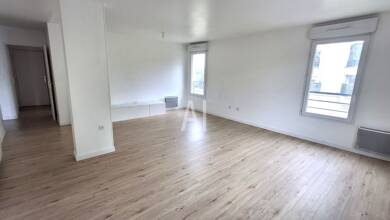 Appartement à louer 1 100 € 4 pièces 2 chambres 73,7 m² Étage 1/4 Commune Lagrange Trappes 78190