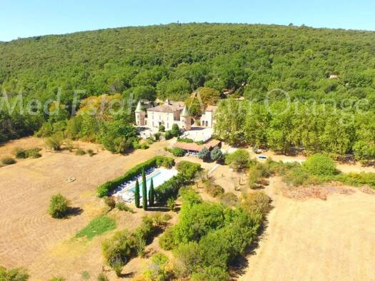 Château à vendre de 3M à 10M € 4 chambres Montmeyan 83670
