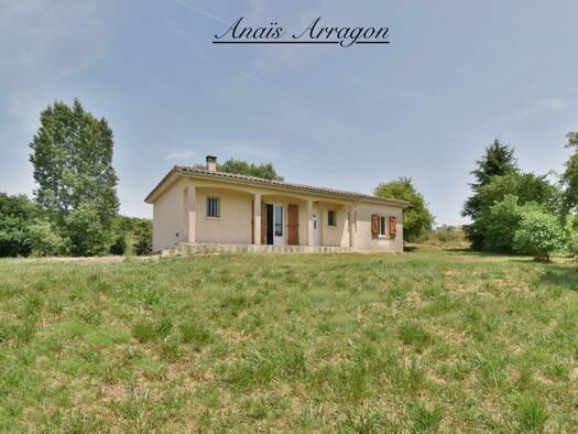 Maison de plain-pied à vendre 239 000 € 4 pièces 3 chambres 90 m² 2 700 m² de terrain Montignac-de-Lauzun 47800