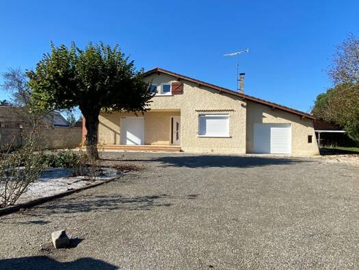 Maison de plain-pied à louer 900 € 3 pièces 2 chambres 101 m² Bressols 82710