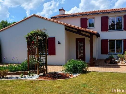 Maison à vendre 284 000 € 7 pièces 3 chambres 117,11 m² 1 077 m² de terrain Legé 44650