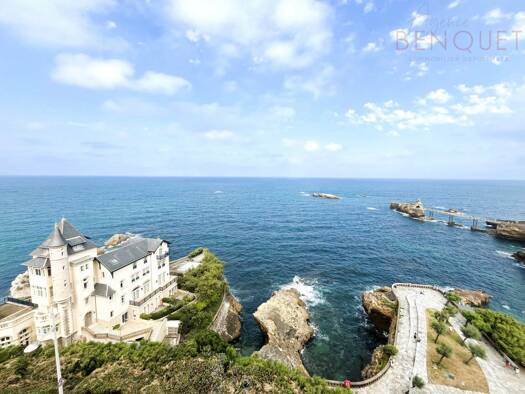 Appartement à vendre 450 000 € 1 pièce 33 m² Étage 5/7 Front de Mer Biarritz 64200