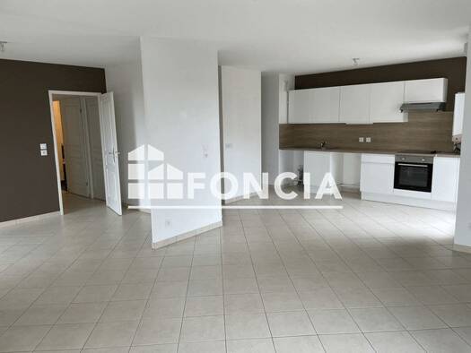 Appartement à louer 829 € 4 pièces 2 chambres 78,7 m² 2ème étage Clos de la Grande Salle Fleury-les-Aubrais 45400