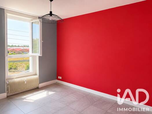 Appartement à vendre 38 000 € 3 pièces 1 chambre 45 m² Étage 1/1 Varennes-sur-Allier 03150