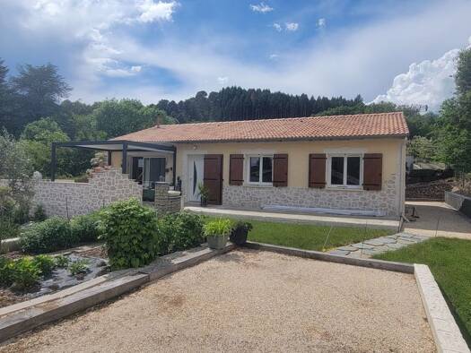 Maison de plain-pied à vendre 259 000 € 4 pièces 3 chambres 90 m² 700 m² de terrain Meyras 07380