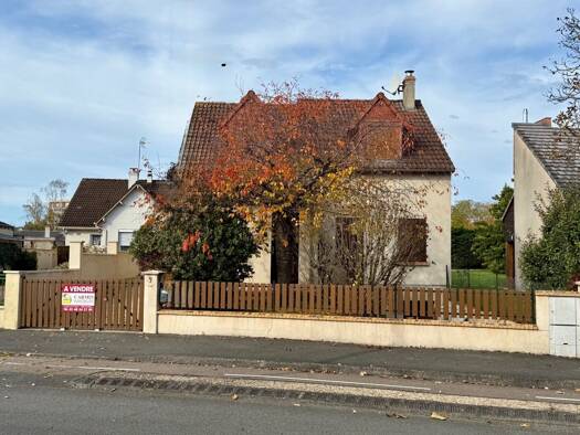 Maison à vendre 178 500 € 6 pièces 4 chambres 102 m² Bourges 18000