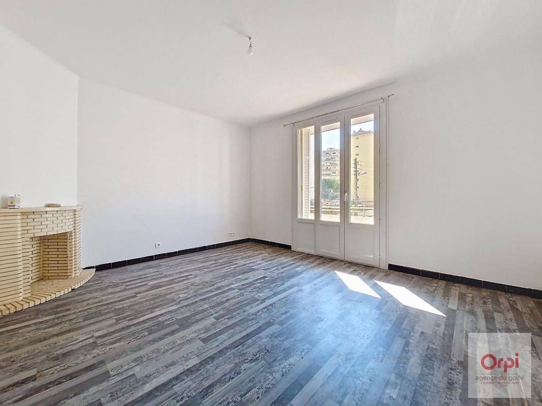 Maison à louer, 67m², AJACCIO