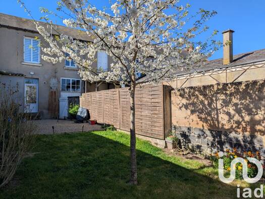 Maison de ville à vendre 147 000 € 8 pièces 5 chambres 137 m² 754 m² de terrain Cottage-La Folie Thouars 79100