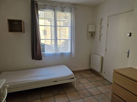 Studio à louer - logement étudiant 450 € 1 pièce 14,7 m² RDC/3 Compiègne 60200