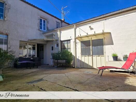 Immeuble à vendre 215 000 € 130 m² Saint-Jean-de-Liversay 17170