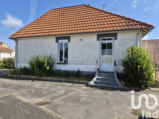 Maison à vendre 99 950 € 5 pièces 4 chambres 85 m² 385 m² de terrain Moncoutant-sur-Sèvre 79320