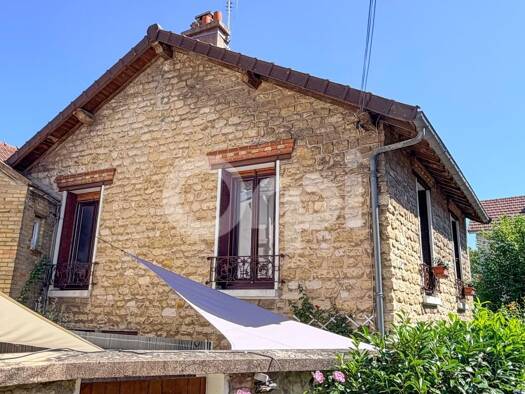 Maison à vendre 313 500 € 5 pièces 4 chambres 102 m² 97 m² de terrain Centre Bas Vernouillet 78540