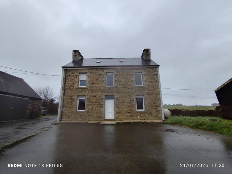 Maison à louer, 93m², PLOUGOURVEST