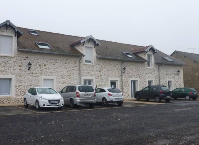 Appartement à louer 775 € 2 pièces 1<br/>chambre 43 m²<br/>superficie Dernier étage, 1/1<br/>étage Écharcon 91540