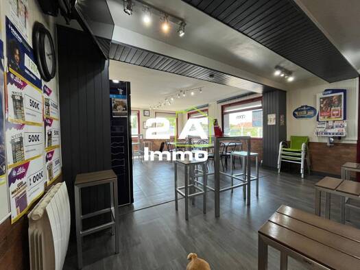 Bar / Café à vendre Fonds de commerce 332 800 € 195 m² d'espace de restauration Petit-Caux 76370