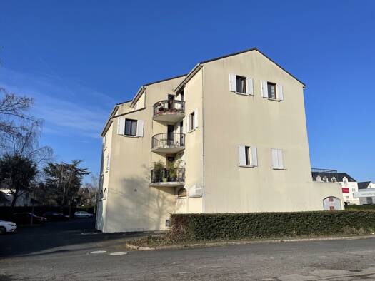 Appartement à vendre 144 400 € 3 pièces 2 chambres 68 m² Étage 1/3 Coteaux Montlouis-sur-Loire 37270