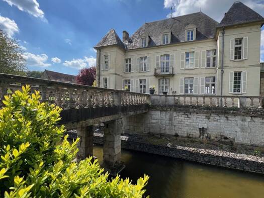 Château à vendre 1 700 000 € 14 pièces 1 chambre 450 m² Avenue de Compiegne Villers-Cotterêts 02600
