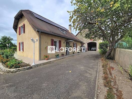 Maison à vendre 264 990 € 4 pièces 3 chambres 152 m² 8 956 m² de terrain Orthez 64300
