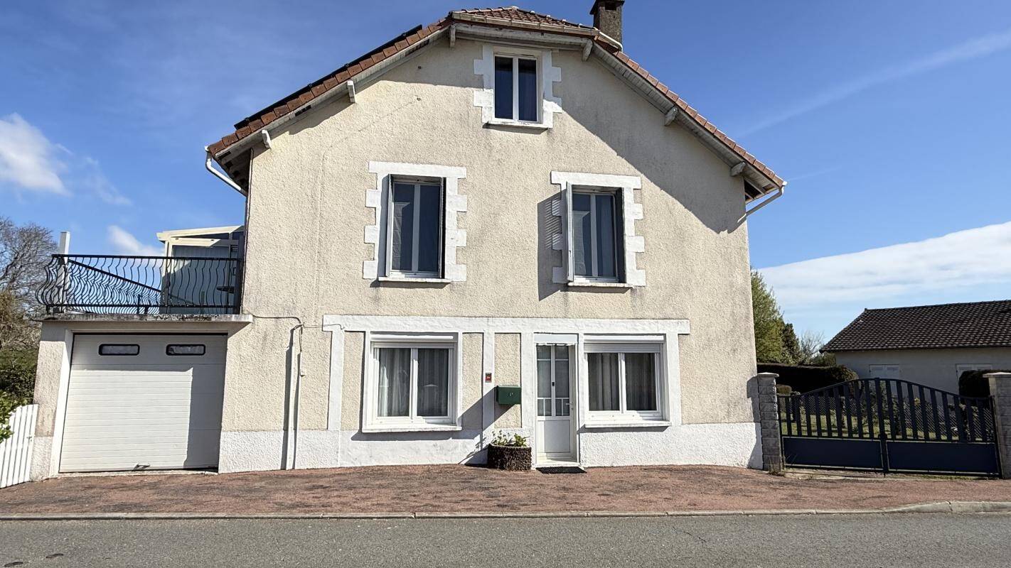 Maison à vendre, 114m², SAINT PRIEST LES FOUGERES