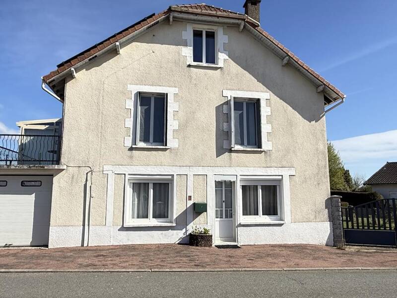 Maison à vendre, 114m², SAINT PRIEST LES FOUGERES