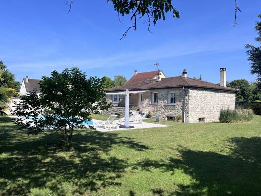 Maison à vendre 540 800 € 7 pièces 6 chambres 215 m² 1 300 m² de terrain Marines 95640